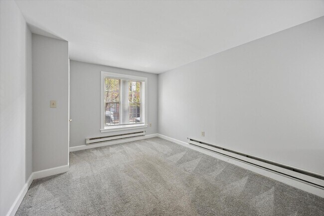 Building Photo - 117 E Miner St