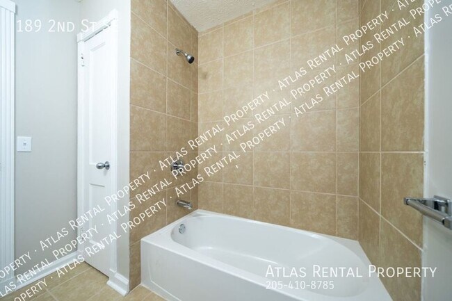 Building Photo - 189 2nd St SE