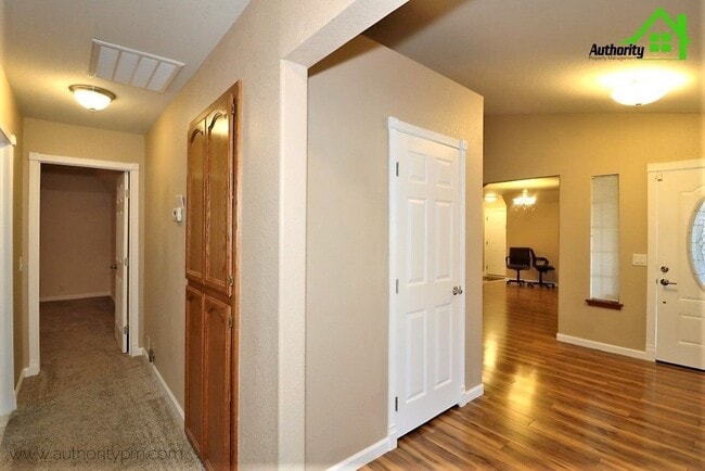 Building Photo - 1708 Gold Hills Dr