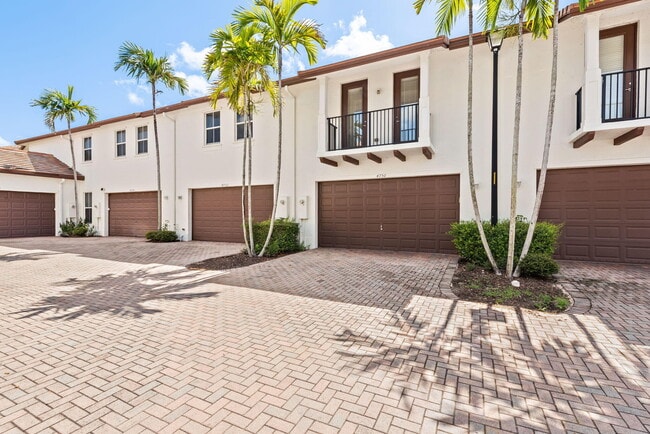 Building Photo - 4750 Monarch Way