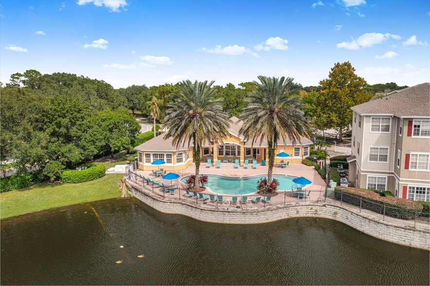 Primary Photo - Villa Valencia Apartments