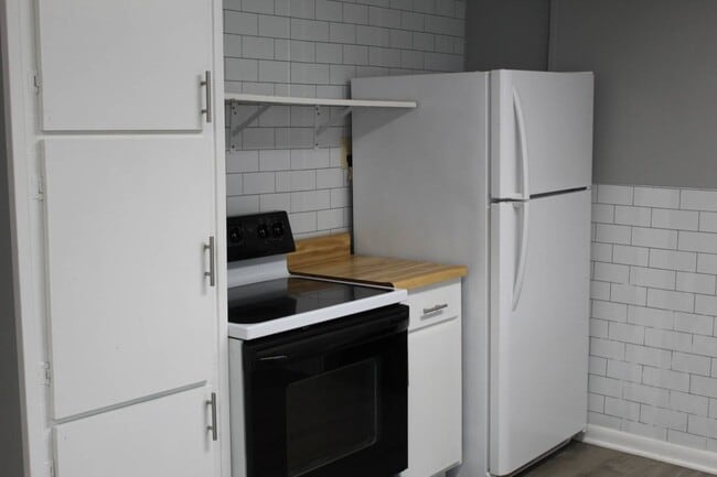 Building Photo - 407 6th St