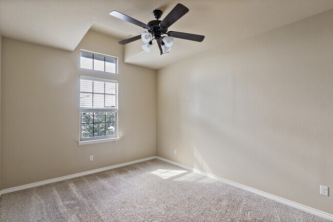 Building Photo - 3213 Papa Bear Dr