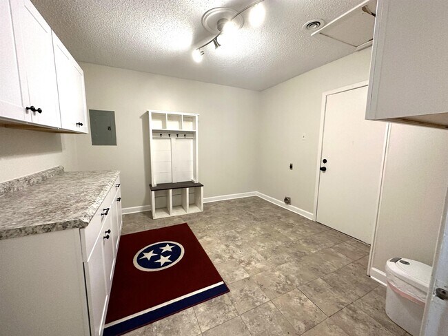 Building Photo - 5260 Brantford Ave