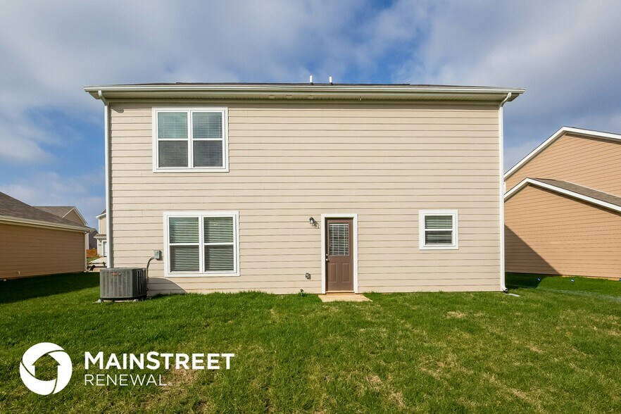 Building Photo - 2611 Stinger Dr