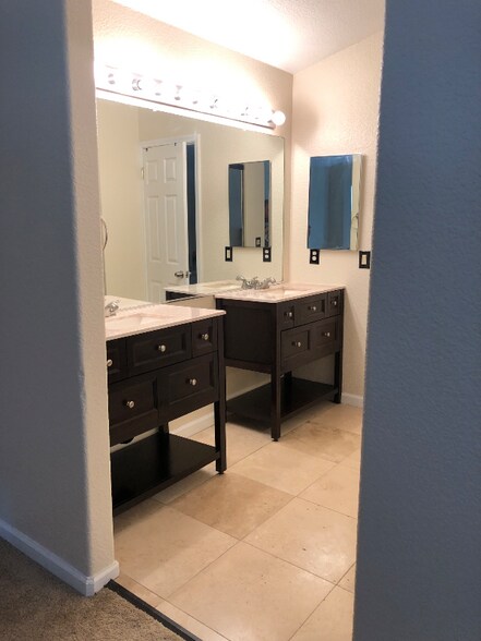 Building Photo - 4648 Winter Oak Way