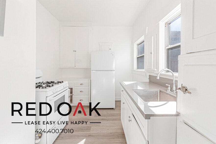 Building Photo - 527 W 15th St