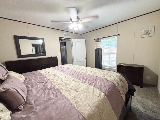 Building Photo - 2536 Blue Marlin St SW