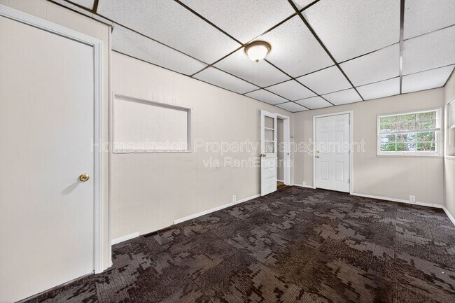 Building Photo - 10409 Renfrew Dr