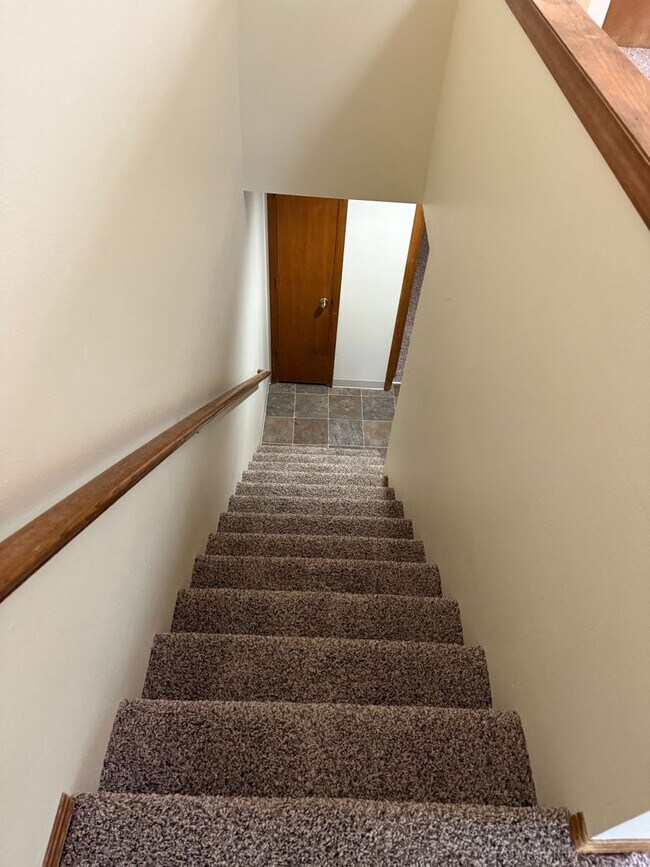 Building Photo - SW Karla Ct.