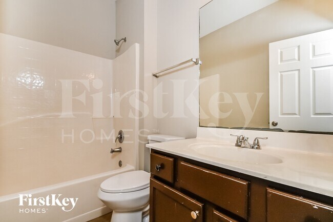Building Photo - 12734 Kings Lake Dr
