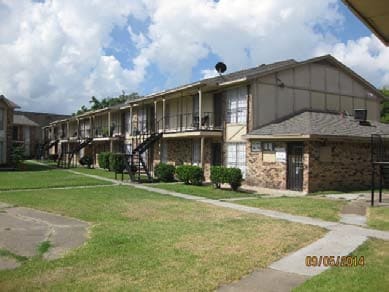 Building Photo - Victoria Manor