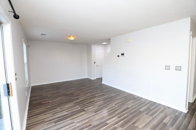 Building Photo - 1749 Mossberg Dr