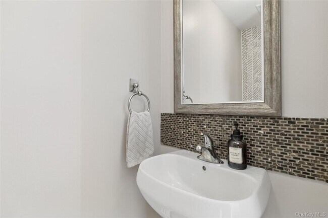 Building Photo - 16 Mastro Ct