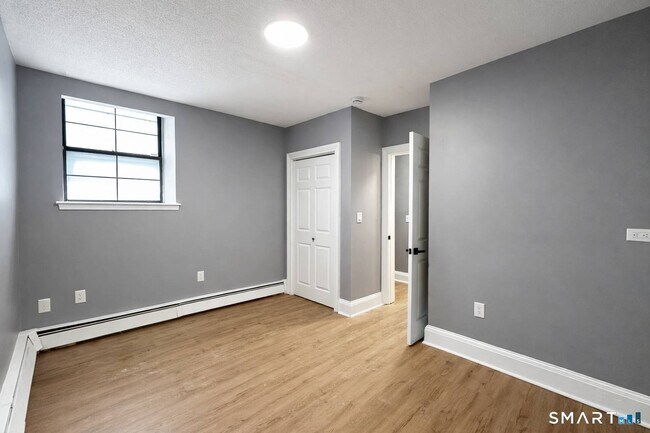 Building Photo - 23 Charter Oak Pl