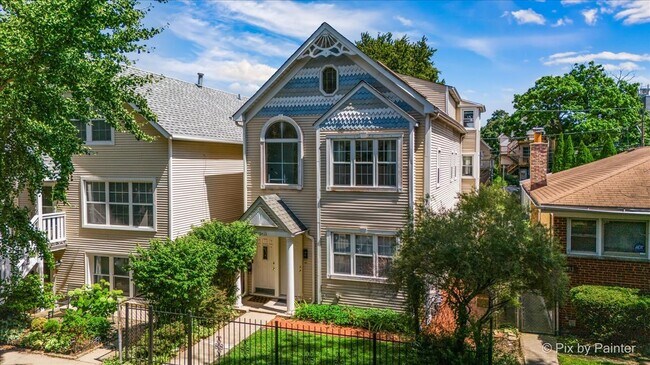 Building Photo - 2515 N Talman Ave