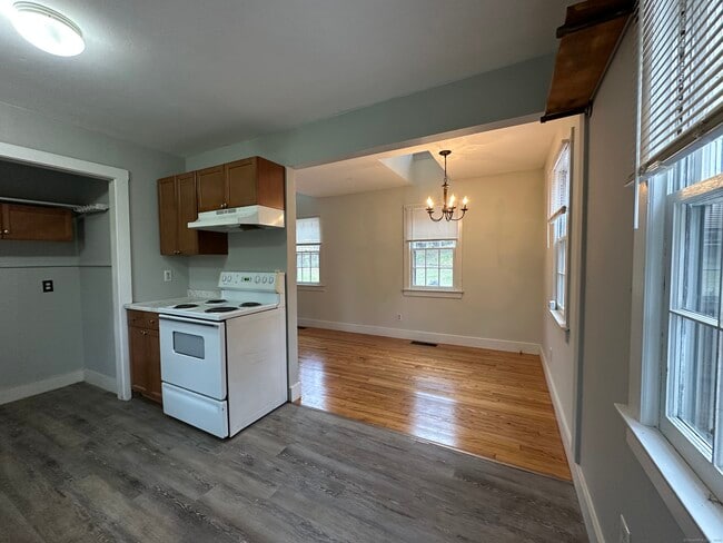 Building Photo - 25 Elephant Rock Rd