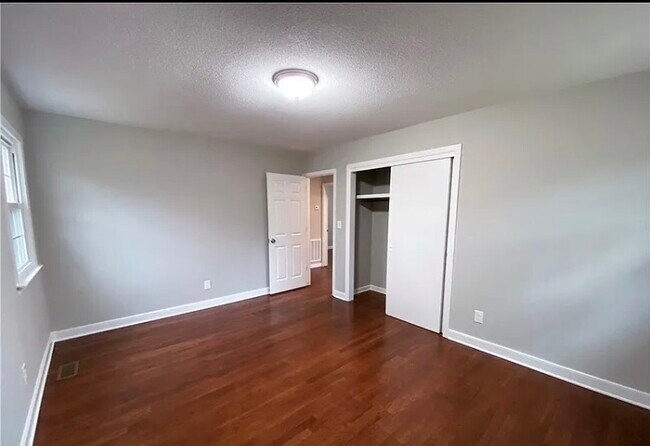 Building Photo - 7568 Carrollburg Dr