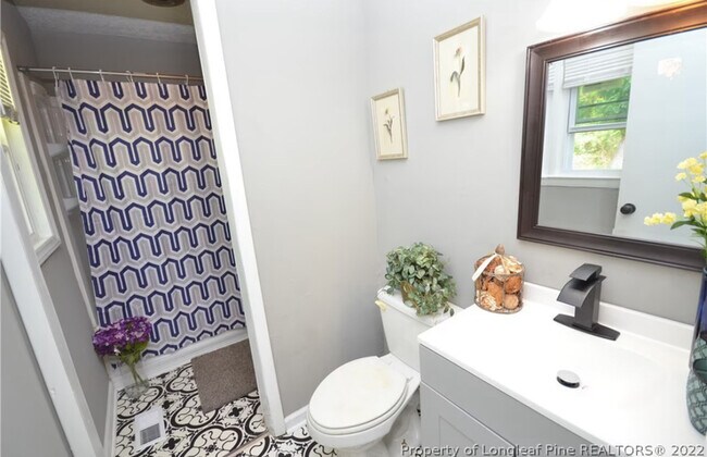 Building Photo - 544 Spruce St