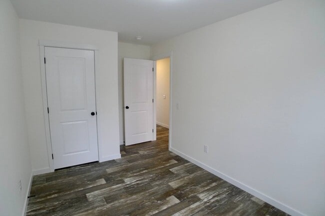 Building Photo - 37 Van Dyke