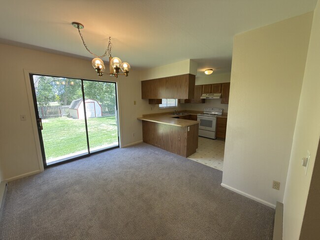 Building Photo - Sagebrush Dr 2718-1