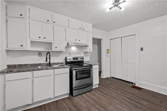 Building Photo - 3996 Campbellton Rd SW
