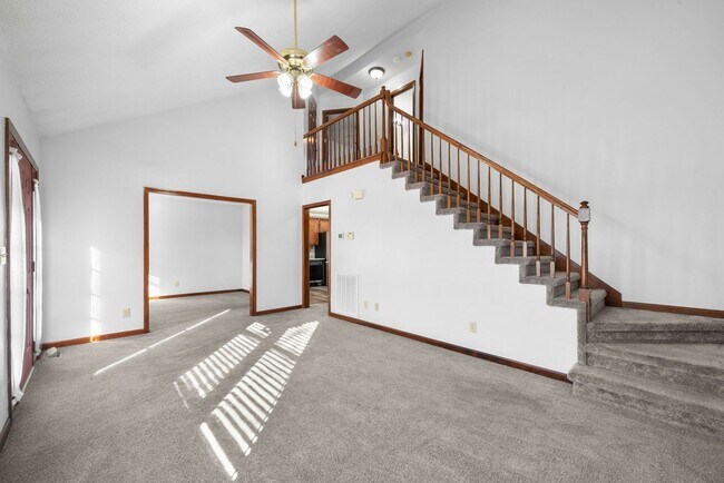 Building Photo - 501 Eysian Rd