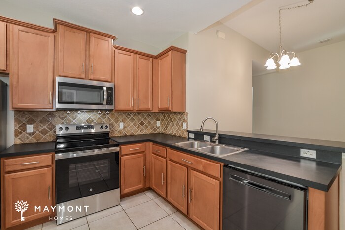 Building Photo - 615 Woods Landing Dr