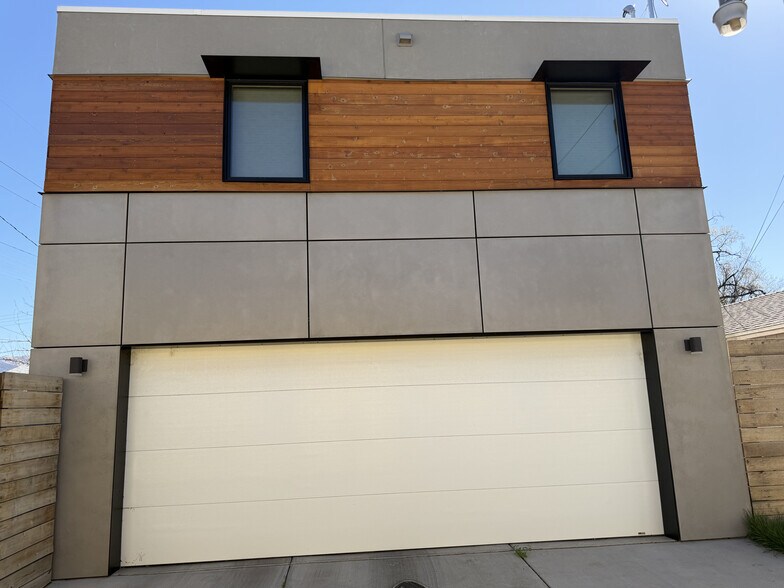 Garage Entrance - 806 S Jefferson St