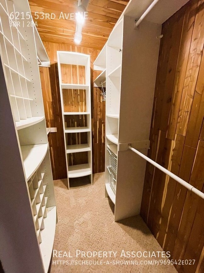 Building Photo - 6215 53rd Ave NE