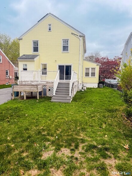 Building Photo - 38 Grandview Ave