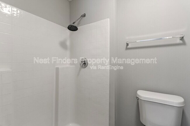 Building Photo - 172 King Arthur Ct