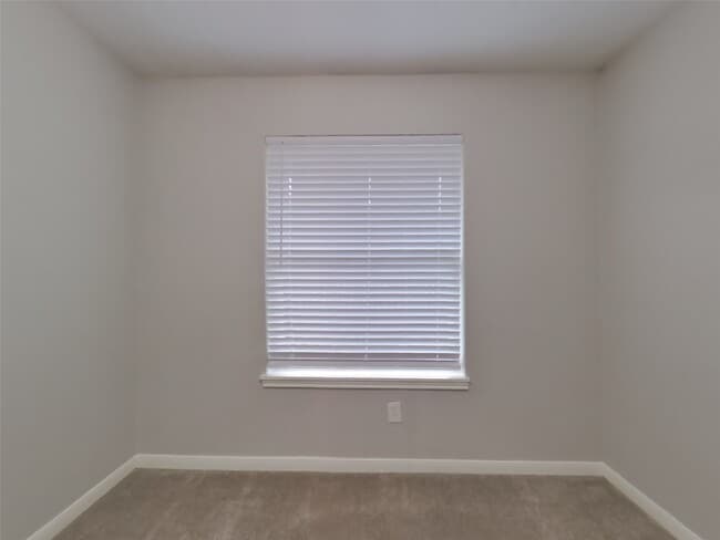 Building Photo - 14202 Clear Forest Dr