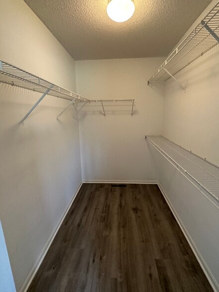 Building Photo - 10802 Lexington Dr