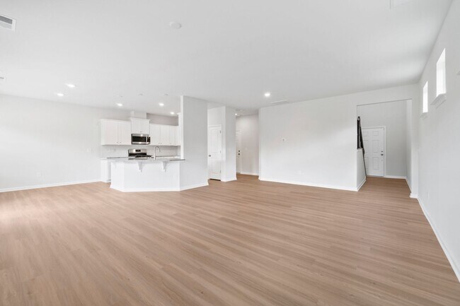 Building Photo - Almost Brand New Home 4 Bedroom with 2.5 b...
