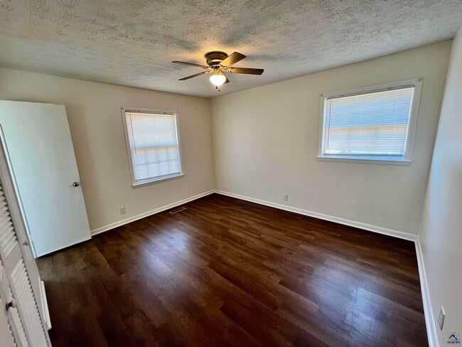 Building Photo - 2209 Macy Ave