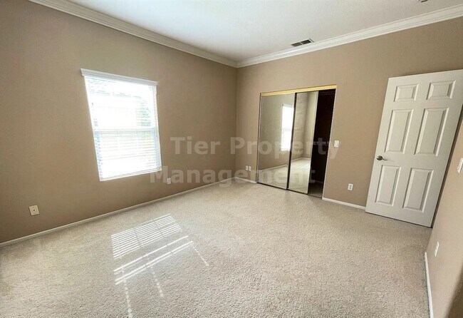 Building Photo - ***Gorgeous 2 bed / 2.5 bath / 1,202 sqft Townhome in Carmel Valley - Available 10/25***