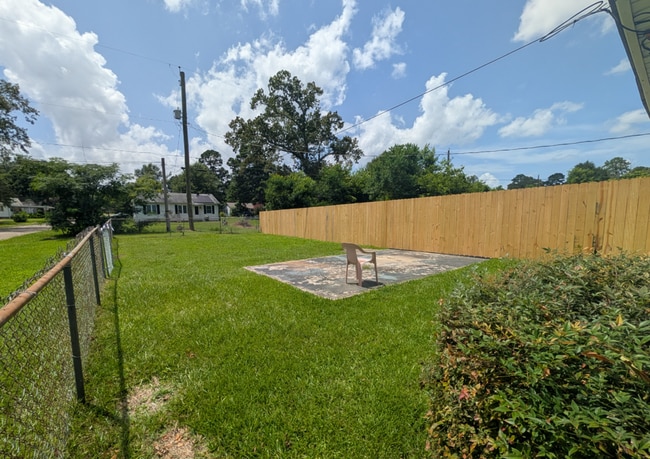 Building Photo - 3001 Jefferson Ave