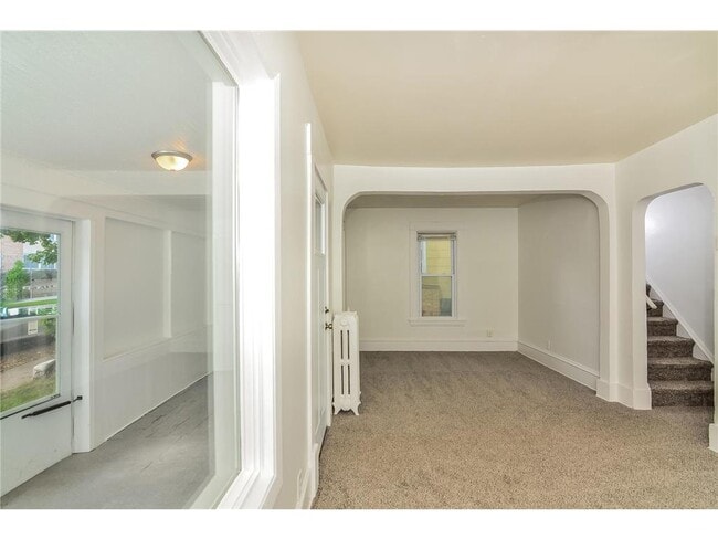 Building Photo - 250 N Irving Ave