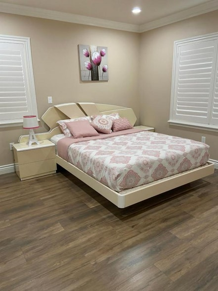 Building Photo - 9303 De Adalena St