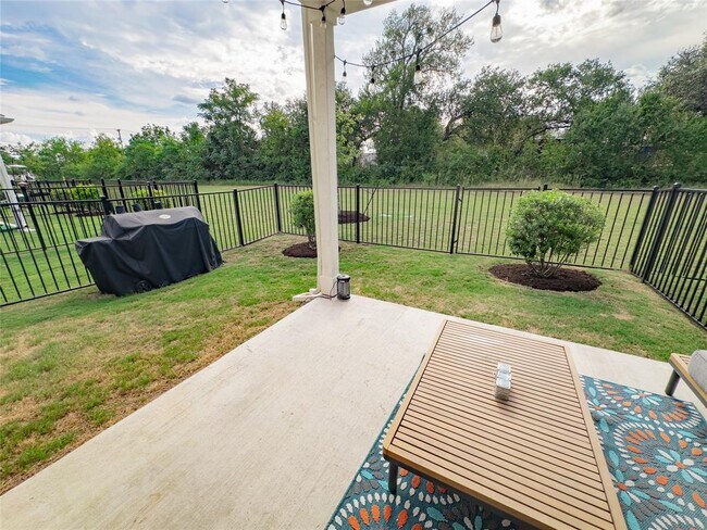 Building Photo - 2725 Woodall Dr
