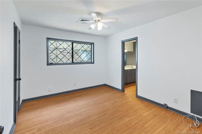 Building Photo - 414 Crestwood St