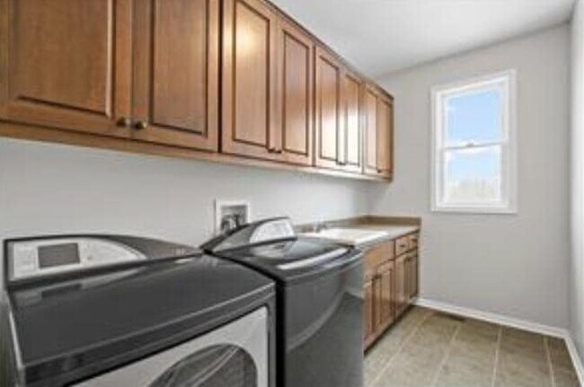 Building Photo - 12424 Princeton Ave