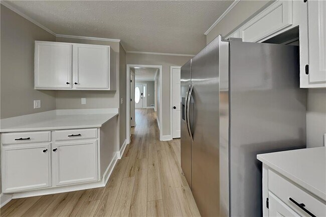 Building Photo - 3163 Oak Springs Way
