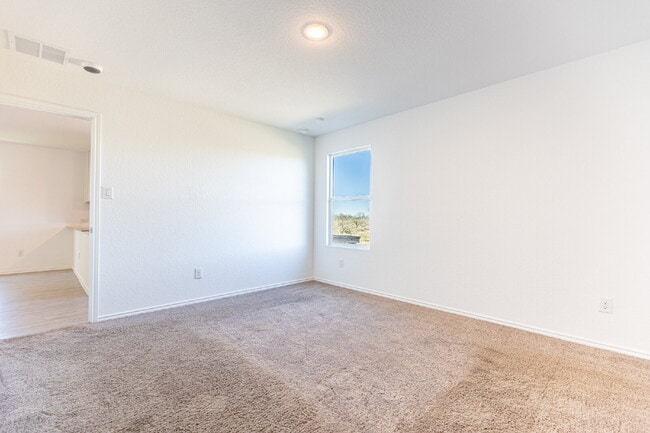 Building Photo - 9143 Coronal Rings