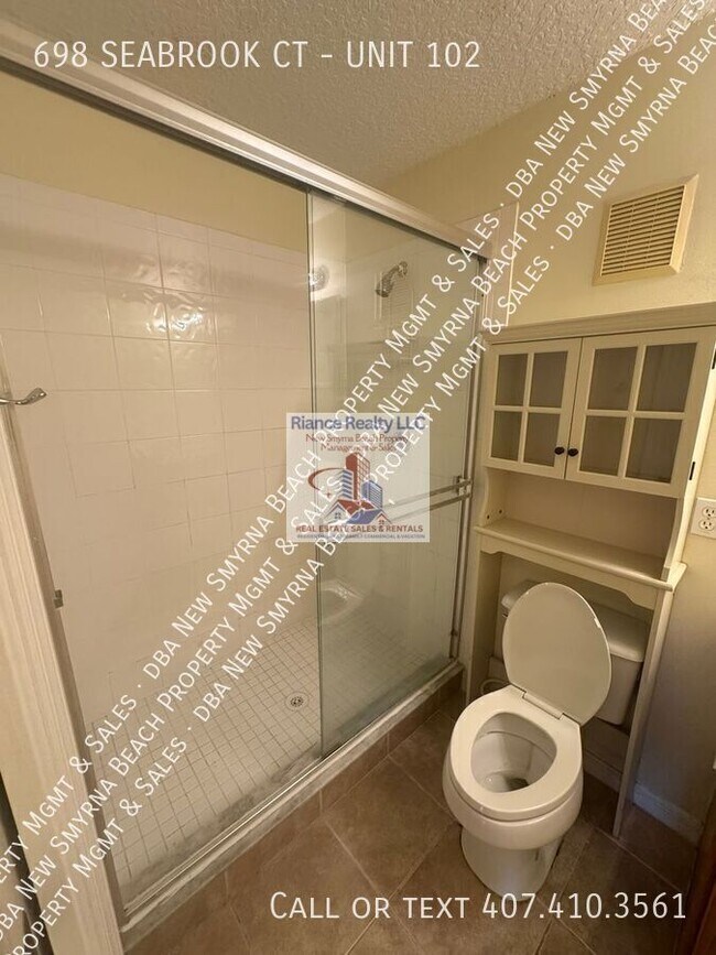 Building Photo - 698 Seabrook Ct