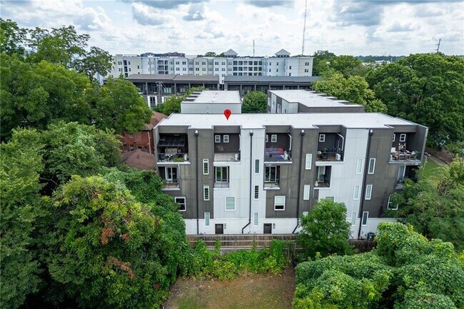 Building Photo - 456 Parkway Dr NE