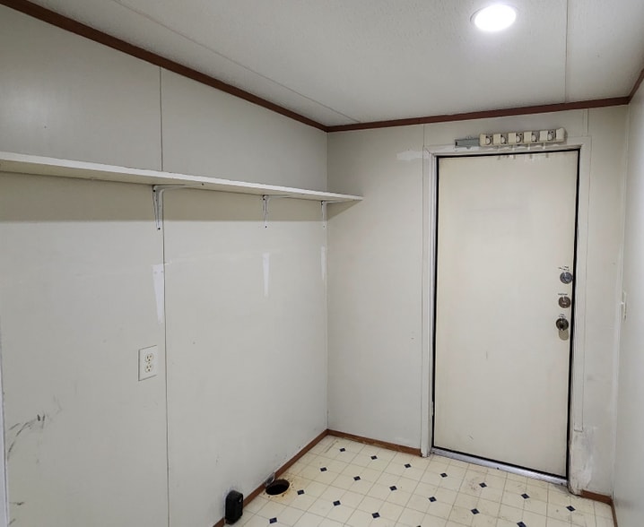 Building Photo - 125 Conestoga Tr