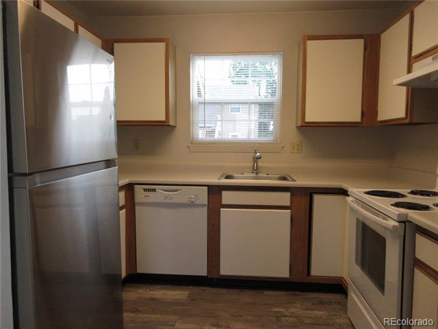 Building Photo - 340 S Estes St
