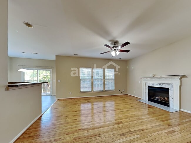 Building Photo - 25 Bellows Falls Dr